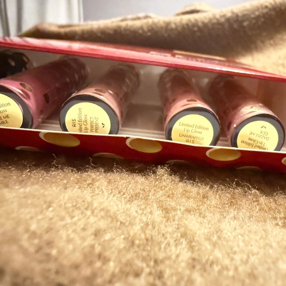 Lauder Lip Glosses w/ gwp night repair NWT 5 full size glosses - Picture 10 of 13
